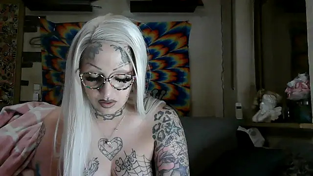 RoxxyInk live sex cam