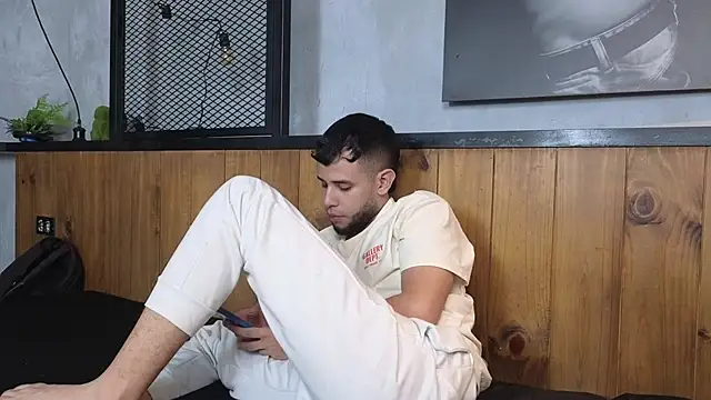 Maxcole_07's cam snapshot