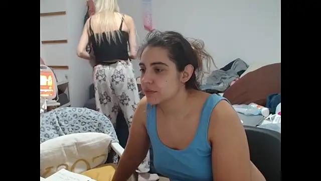 BarbieBlondieGirl live sex cam