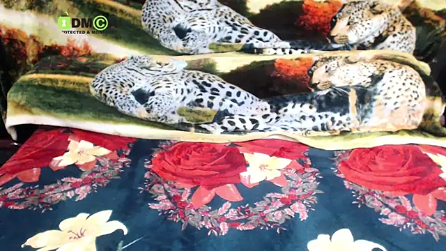 Queen_Sarah live sex cam