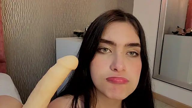 Alexa_Thaylor_ live sex cam