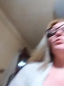 Mommygetnaughty live sex cam