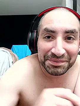 CumDumpPig83's cam snapshot