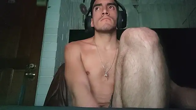 TommyMomentum live sex cam