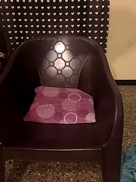 Yoursriya25's cam snapshot