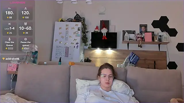 Girl_alone_home's cam snapshot