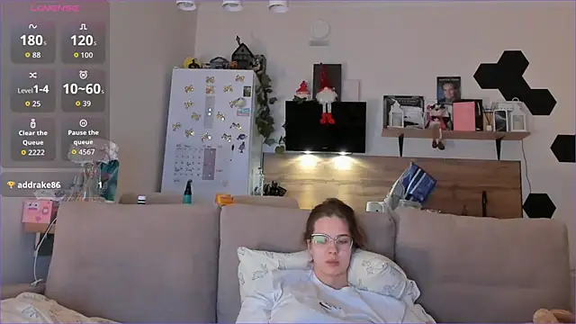 Girl_alone_home's cam snapshot