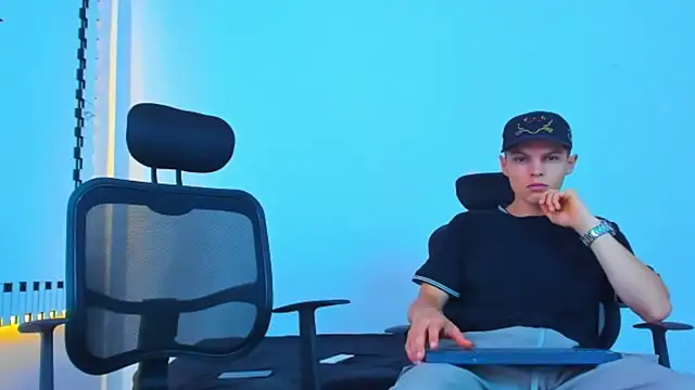 Thomas-Wil live sex cam