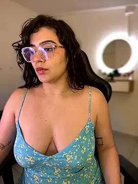 Lia_flowers's cam snapshot