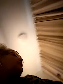 Divineblond live sex cam