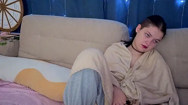 BevHanni's cam snapshot