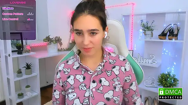 _Eliizabeth_'s cam snapshot