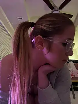 Riley_ray69's cam snapshot