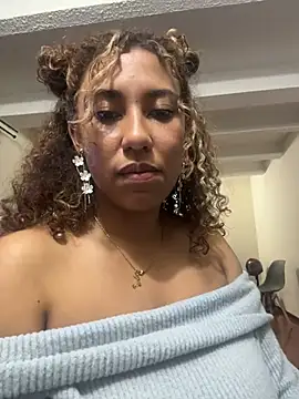 lauraltt live sex cam