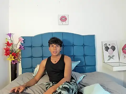 Valentino_Lane live sex cam