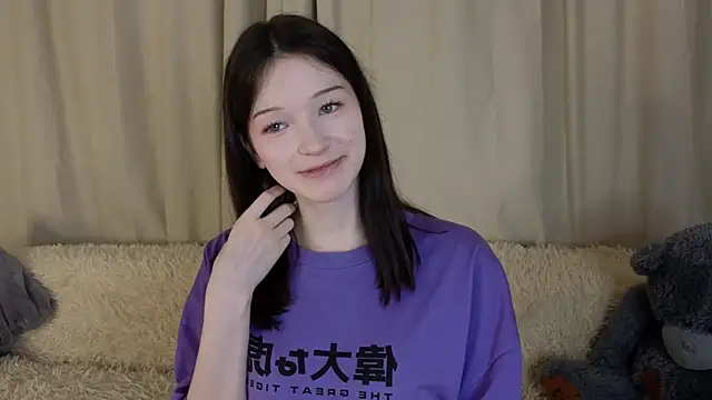 YvonneShames live sex cam