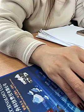 ThuPhuong-Tr's cam snapshot