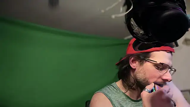 MasterDaddyCool's cam snapshot