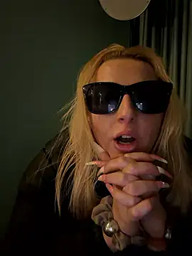 Strongqueen's cam snapshot