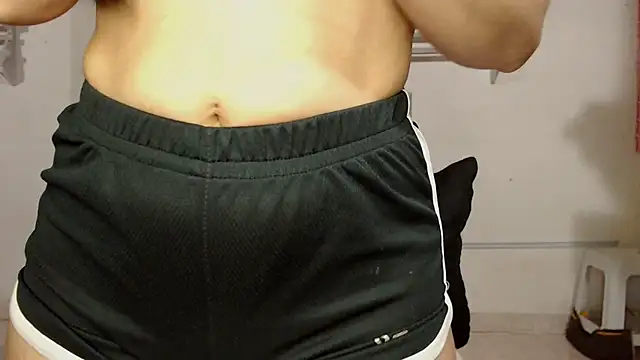 Estefani_32's cam snapshot