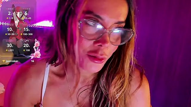 venus_desired260669 live sex cam