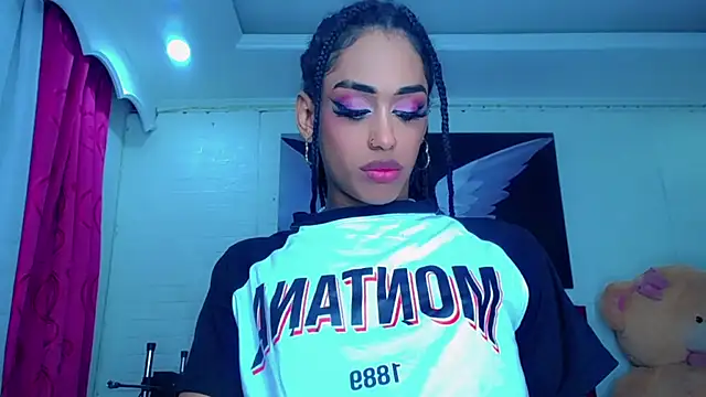 NahomiCamper live sex cam