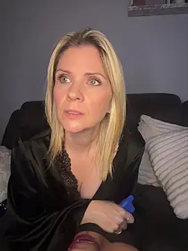 Lexi-Lux-X live sex cam