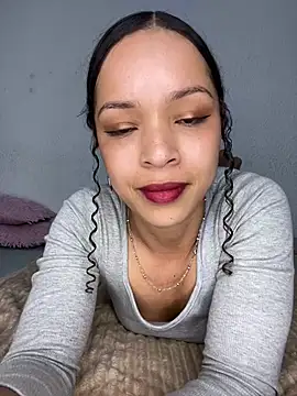 Yasmin777_'s cam snapshot