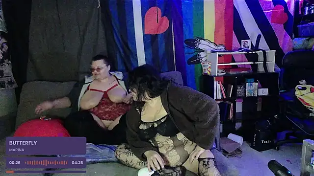 DommeDykes live sex cam