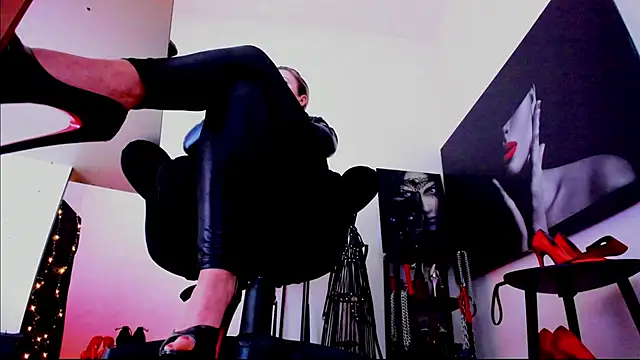 MistressDemisweet's cam snapshot