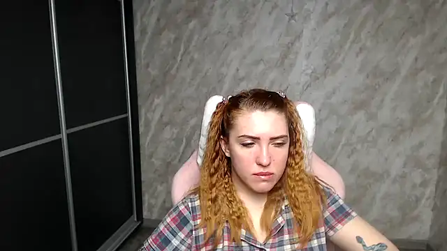 Reginasmilee's cam snapshot