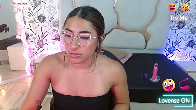 Livglow_tay's cam snapshot