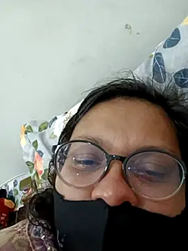 piryasharma005's cam snapshot