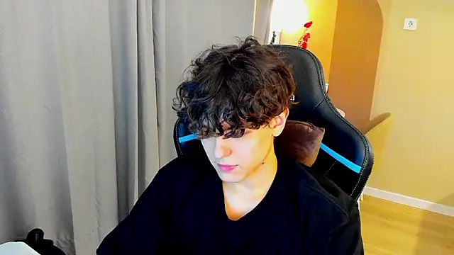 TravisRevas's cam snapshot