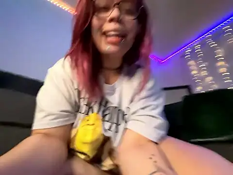 moan4mona's cam snapshot