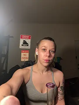 shesexplicit's cam snapshot