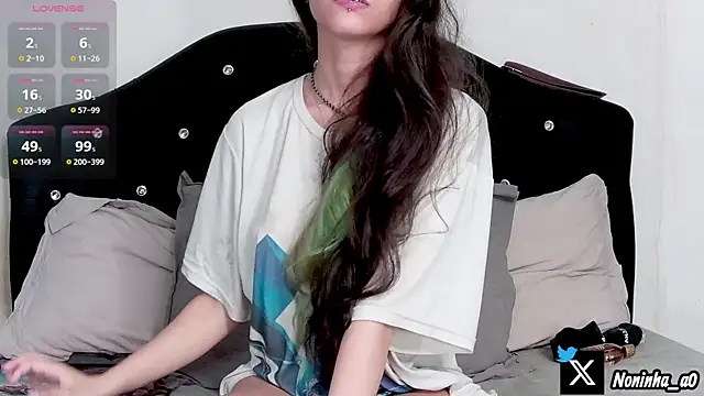 Noninha_ live sex cam
