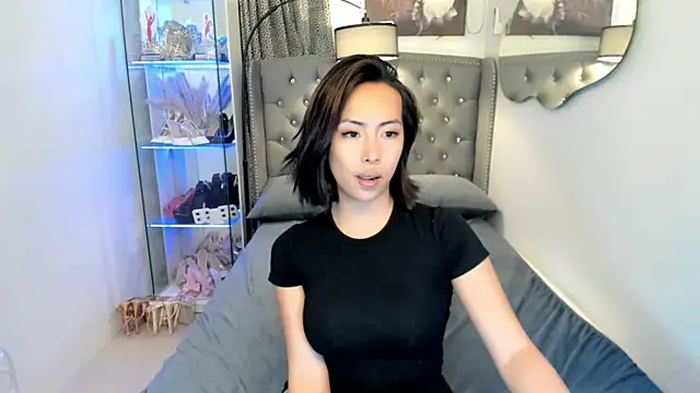 reighnempress live sex cam