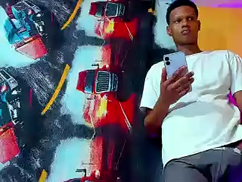 aunstin_mohamme's cam snapshot