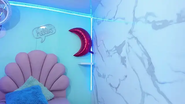 nicol_ross19's cam snapshot