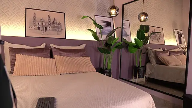 ElleDiane live sex cam