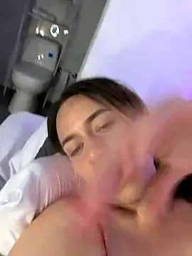 Nanybaker95 live sex cam