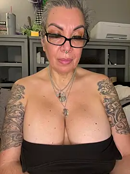 dieseldame1313 live sex cam