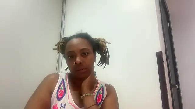 ChocolateCakeQueen live sex cam