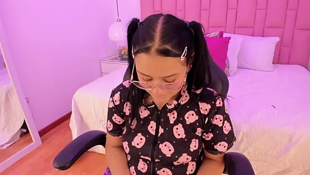 Amy_Ferreira's cam snapshot