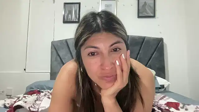 LunaBeya live sex cam