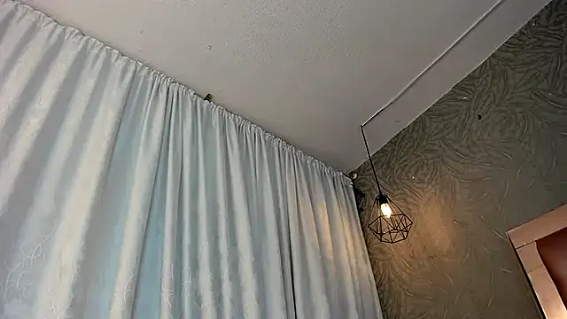 KOURTNEY--'s cam snapshot