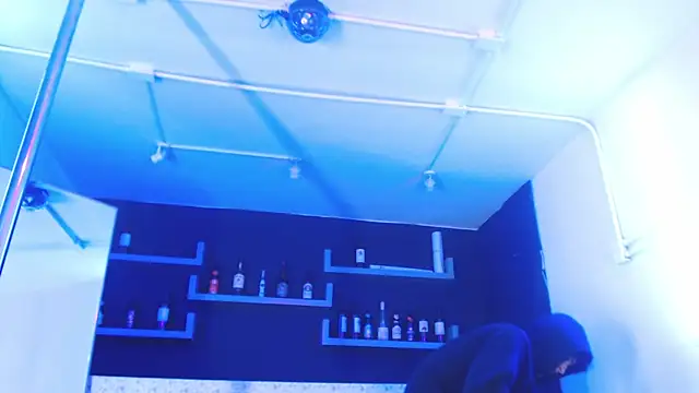 nova_salvatore's cam snapshot