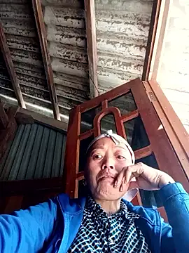 Agnes-baby's cam snapshot