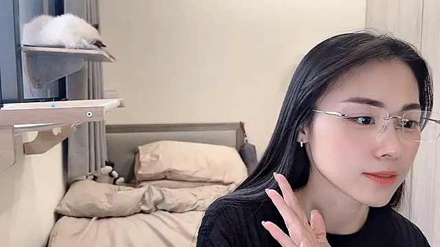 BabyOneDaily's cam snapshot